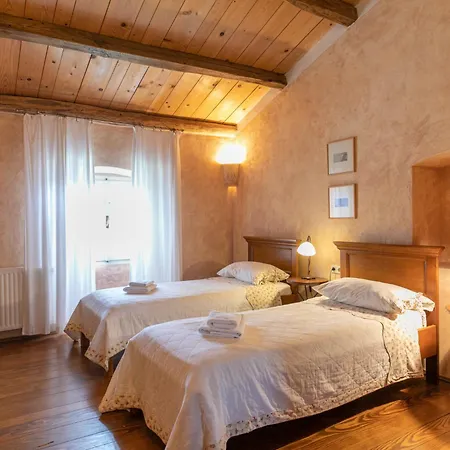 Altona By Interhome * ボドニャン